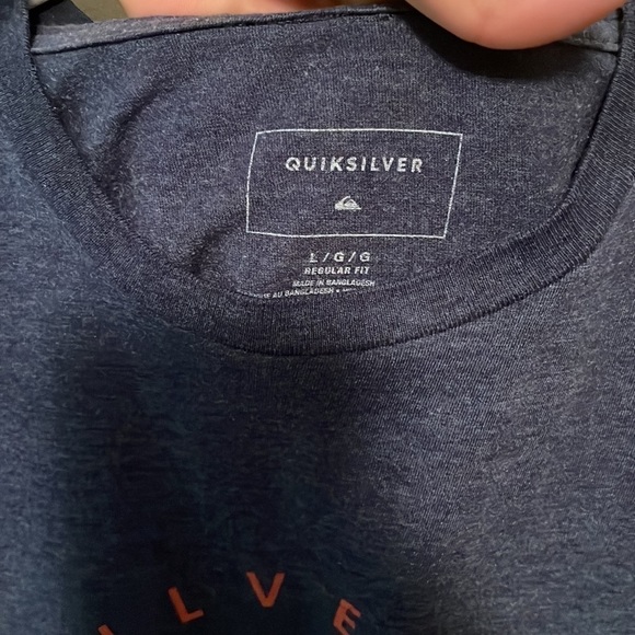 Quicksilver Tshirt Blue/Red Size Large Regular Fit - Picture 3 of 3